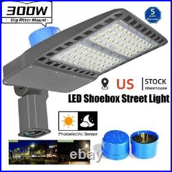 Commercial LED Parking Lot Street Light 300 Watt Dusk To Dawn Led Shoebox Lights